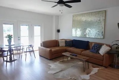 Image de Luxury Distillery District Townhouse