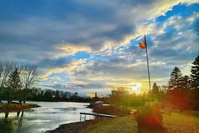 Image de Cozy Waterfront Cottage with Sauna/Bbq/pool/Wifi/Tea House