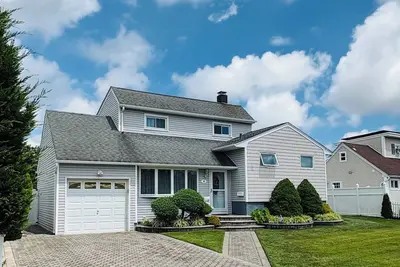 Image de Cozy 3 Bedroom Ryder Cup Home! Near The Village and Train Station