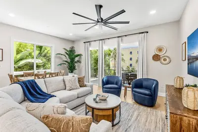 Image de Luxury Oceanside Escape – Balcony, Patio & Steps to Indialantic Beach!