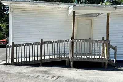 Image de Spacious 3 bedroom apartment 3 miles from Wolf Creek Dam. Pet friendly!