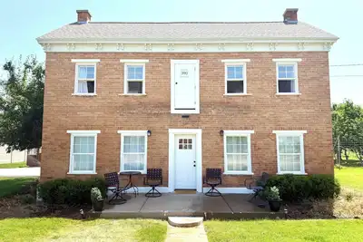 Image de Outdoor Paradise and Historic Home