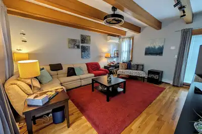 Image de Relaxing 2-Br townhome steps to Mit, Harvard, T Red Line, food & more!