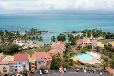 Image de La \"Caret\" 3 chambres piscine et accès plage, classé 4 étoiles