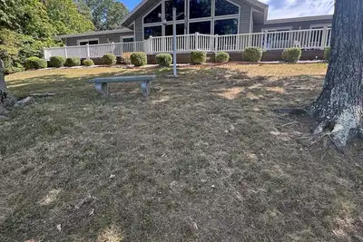 Image de Breathtaking single story 2-bedroom 2-bathroom Kentucky Lake home! !