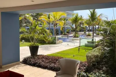 Image de Elegant Beachfront Retreat – Morros Ultra\n1BR | Sleeps 6 | Direct Beach Access