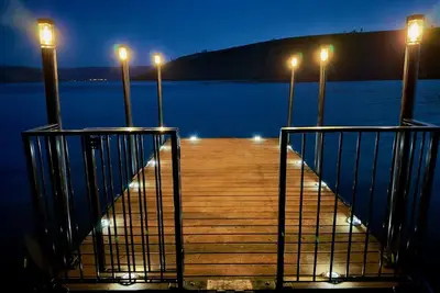 Image de Lakeview Lodge - Winter Lakeside Escape