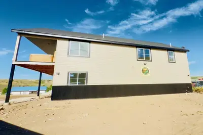 Image de Mountain View Lodge - Spacious Cabin Retreat with Hot Tub, Snowmobile Access & Scenic Reservoir Views