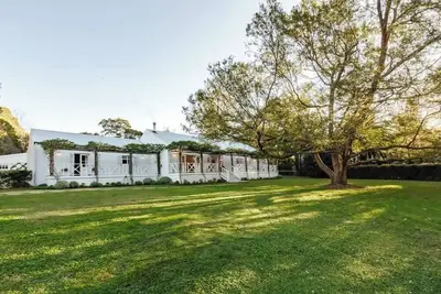 Image de The White House | Bold Berry Farmhouse with Pool