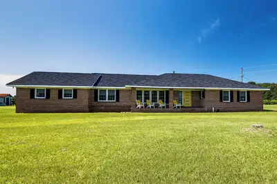 Image de Group-Friendly Home w/ Game Room in Albany!