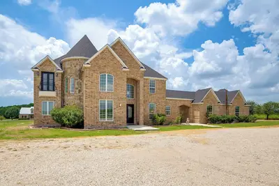 Image de Sprawling Countryside Home in Dallas Area