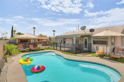 Image de 6 Mi to Dtwn: Tucson Gem w/ Outdoor Oasis!