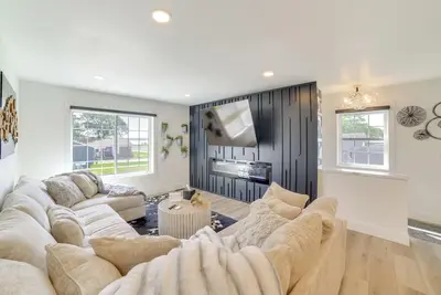 Image de Heated Garage, Walk to Waterfront: Michigan Escape