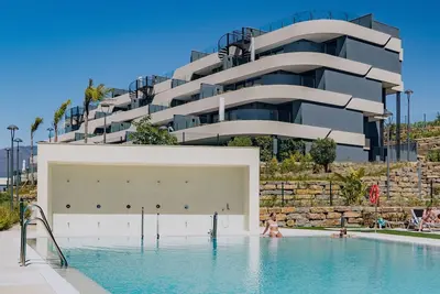 Image de Coastal Bliss Awaits at Blue Horizon Estepona