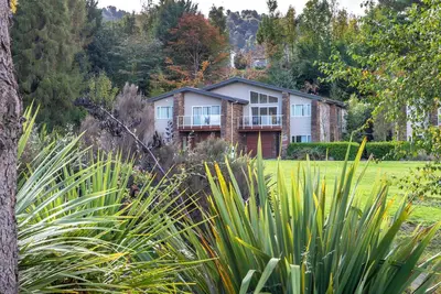 Image de Warm, spacious & modern Ohakune retreat - private outdoor spa pool, free wifi