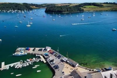 Crows Nest - sleeps 4 guests  in 2 bedrooms
