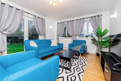 Image de Spacious 4br Home + Free Parking in Milton Keynes