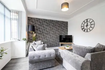 Image de Bright & Spacious 3bed Home w Garden in St Helens