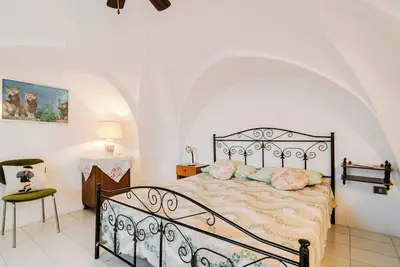 Image de Maison de Vacances 'Simona' avec Terrasse Commune, Wi-Fi et Climatisation