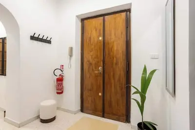 Image de Vatican Area | Stylish 2br + Fast Wi-Fi & A/C