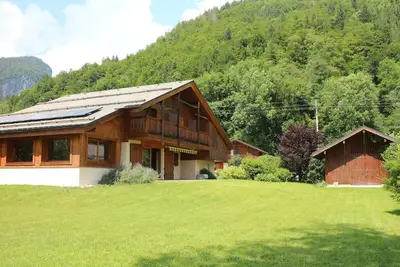 Image de Chalet spacieux à Samoëns, proche village, jusqu'à 11 personnes, WiFi, parking