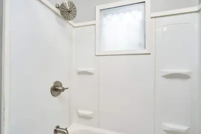 Central Akron Launchpad - has a King bed!