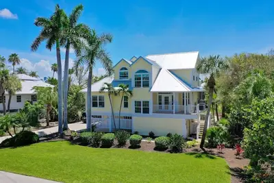 Image de Sea Oats Oasis: Beautiful Pet Friendly Pool Home in Sea Oats!
