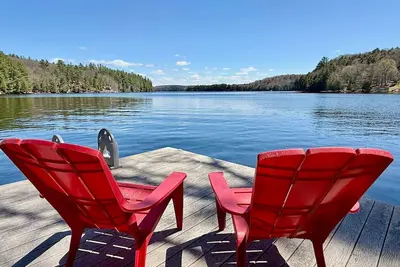 Image de Bayside Retreat: Cozy Cottage w Stunning Lake View