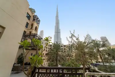 Image de Elegant 1br Stay | Walk to Dubai Mall, Souq Al Bahar & Burj Views