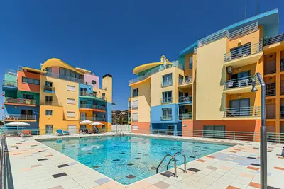 Image de Albufeira Getaway: Marina View | Pool | Prime Location