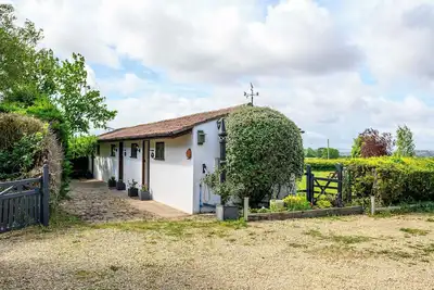 Image de Siston Stables by Stae-Homes