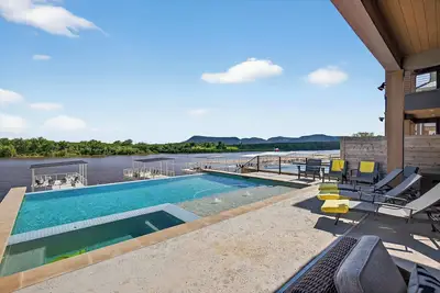 Image de Sunset Oaks Estate I with Infinity Pool