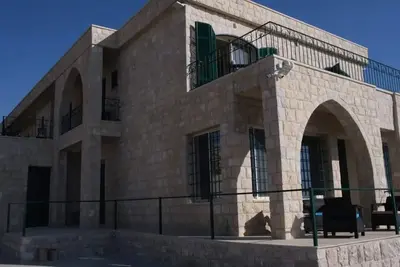 Image de Cedar house jaj