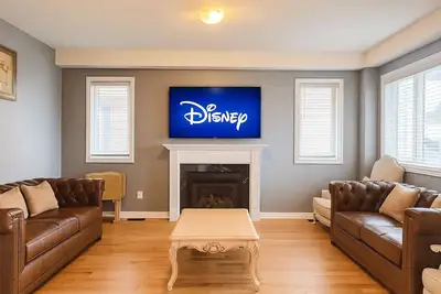 Image de Bright & Stylish Family Home | Near Niagara Falls