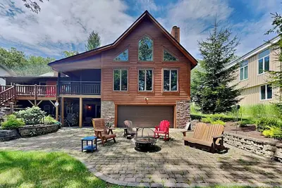 Image de Crow's Point Lakehouse | Epic Retreat, Dock, Hot Tub