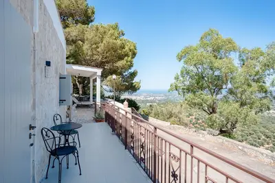 Image de Trullo 'Rossi' avec vue sur la montagne, Wi-Fi et climatisation
