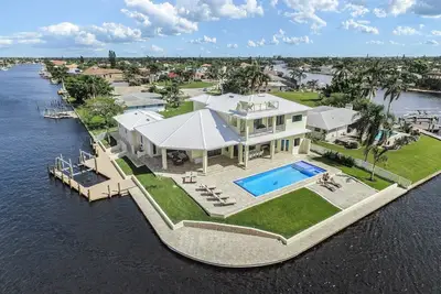 Image de Villa 2. 0 - Quatre Chambres Villa, Couchages 8