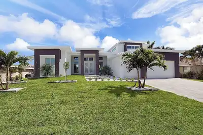 Image de Villa Galaxy - Quatre Chambres Villa, Couchages 10