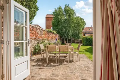 Image de Holly House 2 bedrooms - sleeps 4 guests  in 4 bedrooms