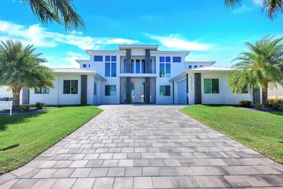 Image de Villa Vertu - Quatre Chambres Villa, Couchages 8