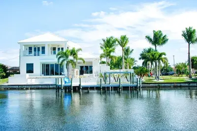 Image de Villa White Crystal - Trois Chambres Villa, Couchages 8