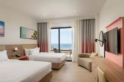 Image de Charming Seaside Room w/Ocean Views – Pool, Beach Access & Free Parking