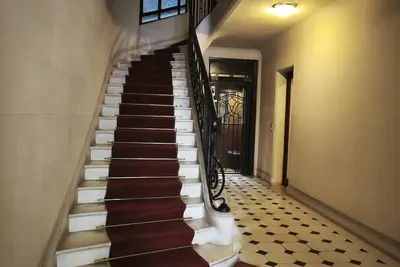 Image de Pied à terre baigne de soleil à La Muette