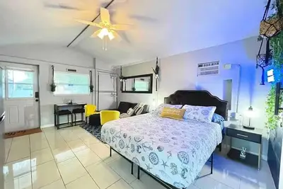 Image de Modern Beachside Guesthouse in Trendy Downtown