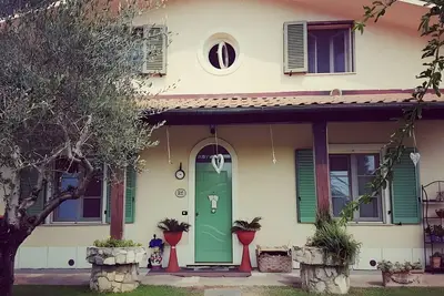 Image de Maison de Vacances 'Il Verziere Delle Rose' avec Jardin Privé, Wi-Fi et Climatisation