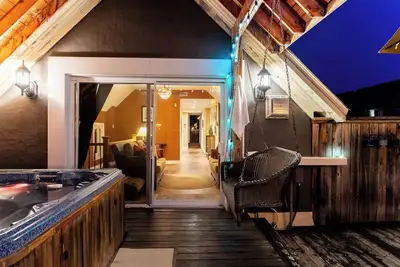 Image de Downtown Oasis: Spacious 4br Executive Loft with Rooftop Hot Tub