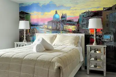 Image de Cozy 2br Apartment Near Rogers Place | Secure Parking | Walk to Ice District