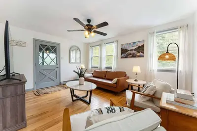 Image de New Spacious Acadia Home with Pool!