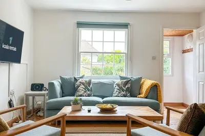 Image de New Corner Cottage in Canterbury with Parking