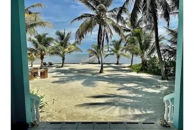 Image de Comfy Tropical Beachfront Condo